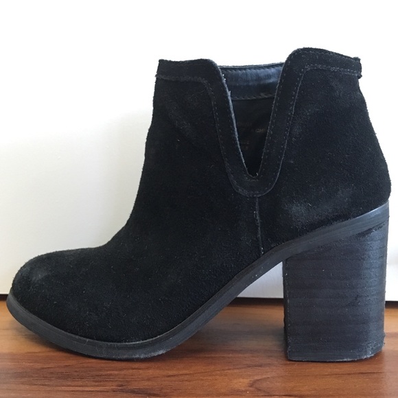 Urban Outfitters Shoes - Urban Outfitters Chelsea Boots